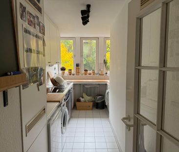 Schöne, helle 3-Zi.-DG-Wohnung in zentraler Wohnlage * TL-Bad, EBK,... - Photo 1
