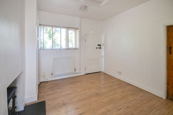 Crabbs Cottage, CM17, Old Harlow - Photo 1