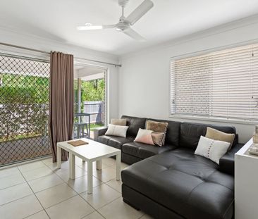 STAND OUT PROPERTY WITH TWO SEPARATE LIVING AREAS! - Photo 3