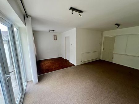 3 Bed Semi Detached Kendrick Drive Leicester LE2 - Ace Properties - Photo 2