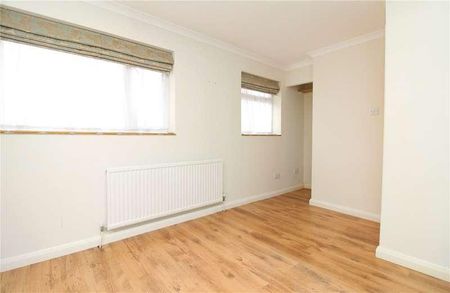 Abercorn Road, Mill Hill, London, NW7 - Photo 2