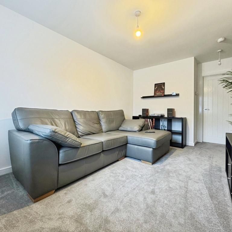 2 bedroom semi-detached house to rent - Photo 1