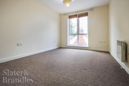 2 bedroom flat to rent - Photo 4