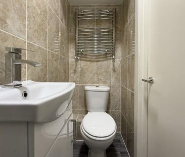 Studio to rent - Photo 2