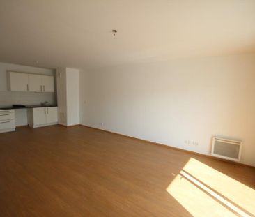 T2 de 56.72 m², rue Paul Lafargue, Place casquette réf 00382-206 - Photo 1