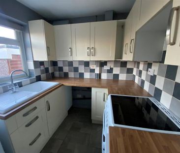 2 bedroom end of terrace house to rent - Photo 6