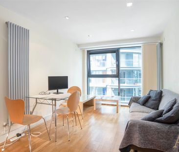 Millharbour, London - Photo 2