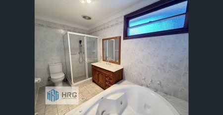 Great Home in a Leafy, Well-Connected Neighbourhood - Photo 2