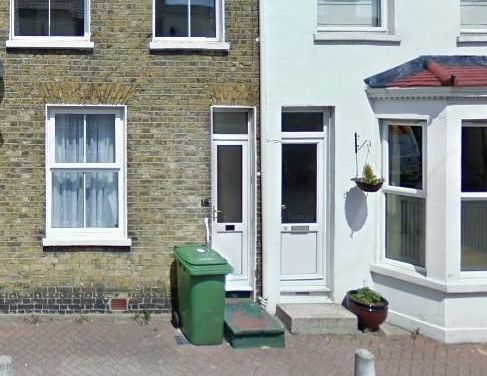 Alma Street, Sheerness ME12, London - Photo 1