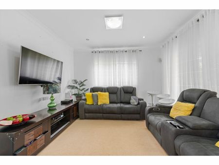 High-Quality Modern Home - Photo 5