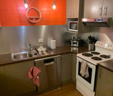 Furnished, quiet, spacious apartment, 5 minutes drive from town - Photo 3