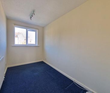 3 bedroom link detached house to rent - Photo 3