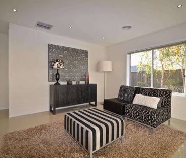 FULLY FURNISHED - AVAILABLE NOW - Photo 4