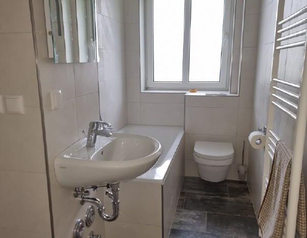 Frisch sanierte Dreiraumwohnung in schöner Wohnlage! - Photo 1