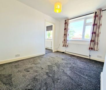 2 bedroom semi-detached house to rent - Photo 4