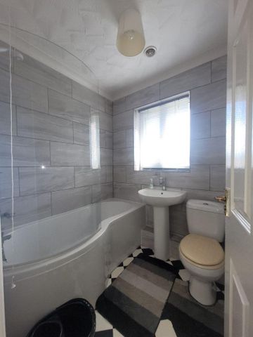 2 bedroom terraced house to rent - Photo 2