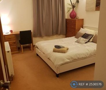 1 bedroom in a flat share to rent - Photo 5