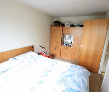 2 bedroom semi-detached house to rent - Photo 4