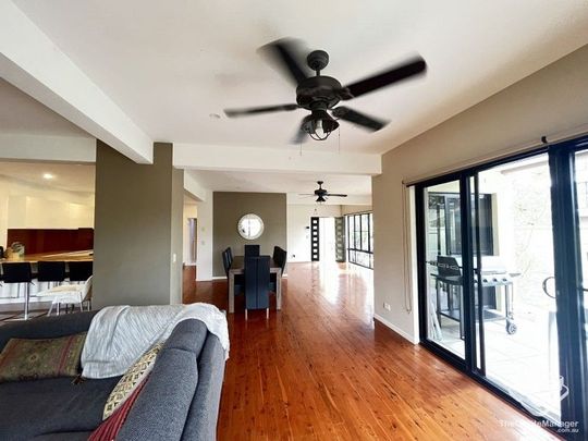 Luxury 3 storey House in central Surfers Paradise - Photo 1