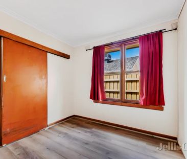 3 Bed, 1 Bath - Photo 4