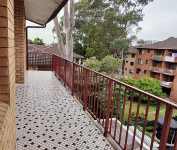 Walking distance to Carlton Train Station - Photo 2
