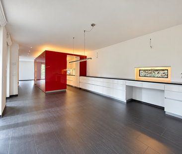 Exclusive Detached Villa with Private Garden and Panoramic Views in... - Photo 1