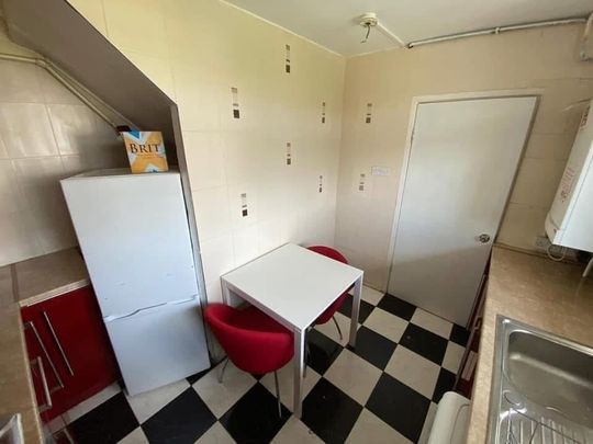 Room in a Shared House, Ellsworth Street, E2 - Photo 1