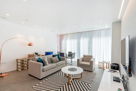 AT 79 Buckingham Palace Road, Victoria, London, SW1W - Photo 5