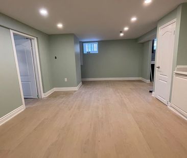 Semi-Detached Home For Lease | X8130130 - Photo 6