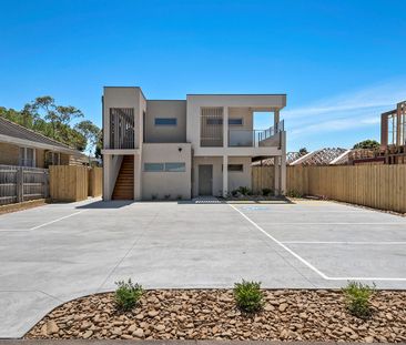 In Central Frankston with Full Stove & Large Balcony - Photo 5