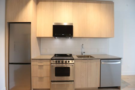 For Lease - 3008 William Cutmore Boulevard Unit# 713, Oakville, Ontario - Photo 3