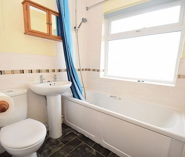 3 bedroom semi detached house to rent, - Photo 6