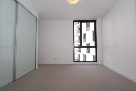 Close to USYD, Huge Two Bedder with Garden Views In Harold Park!!! - Photo 2