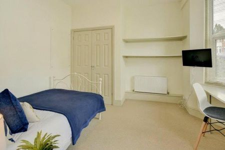 5 bedroom terraced house to rent - Photo 3