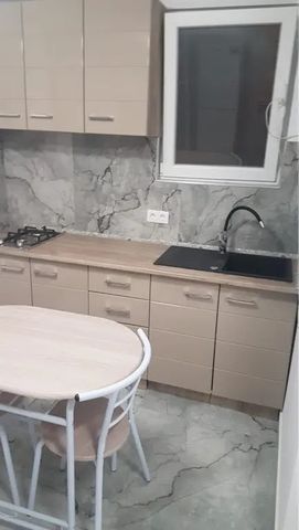 Ofer spre inchiriere garsoniera la casa cu facturi incluse central - Fotografie 2