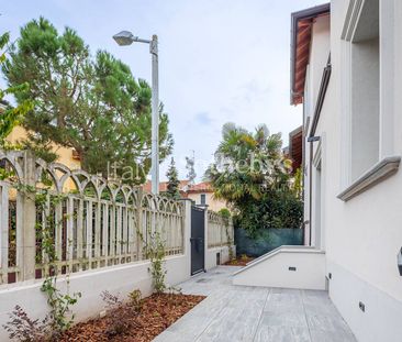 Single Family Home - Photo 4