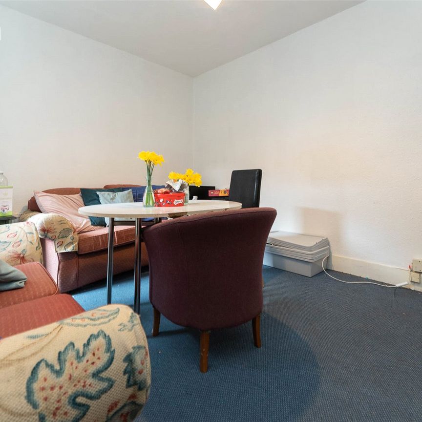 4 bedroom terraced house to rent - Photo 1