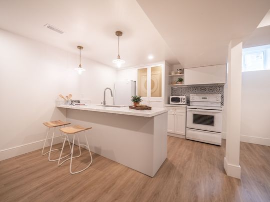 For Lease - 4591 Credit Pointe Drive Unit# Bsmt, Mississauga, Ontario - Photo 1