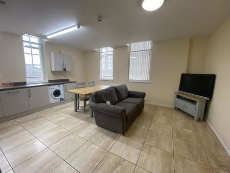 1 bedroom in a house share to rent - Photo 5