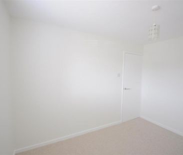 4 bedroom detached house to rent - Photo 4