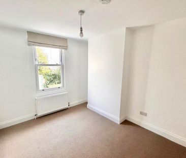 4 bedroom terraced house to rent - Photo 5