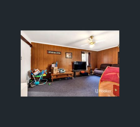 16 Burford Street, Elizabeth Downs, SA 5113 - Photo 5