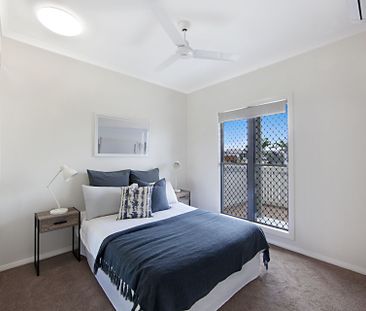 35 Holyoak Avenue, Oonoonba - Photo 2