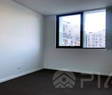 Nearly New One bedroom Apartment with Spectacular City Views - Photo 5