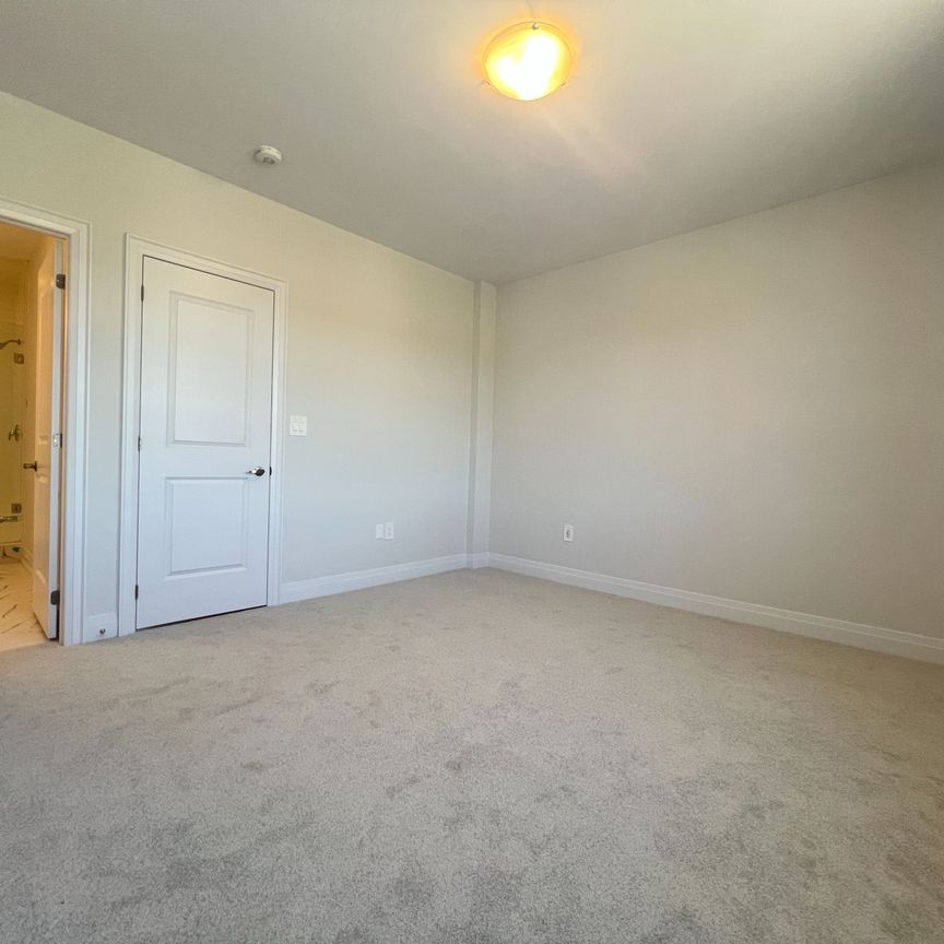 For Lease - 5951 Saigon Street, Mississauga, Ontario - Photo 1