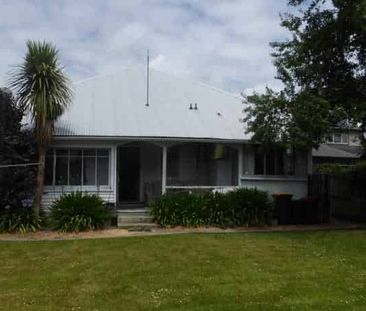 ** BACK UNIT IN CHARACTER VILLA ** - Photo 3
