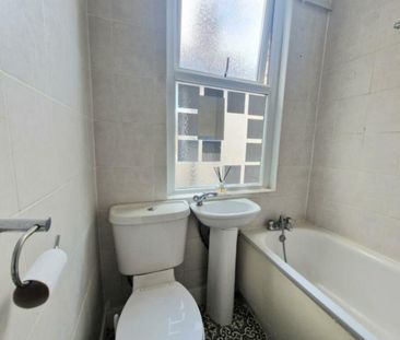 3 bed Mid Terraced House for Rent - Photo 5