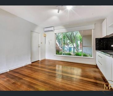 Stylish Inner-City Living in the Heart of Brunswick - Photo 2