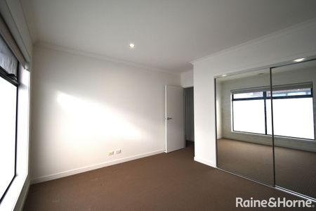 Greatly Located 3-Bedroom Home in Springvale! - Photo 4