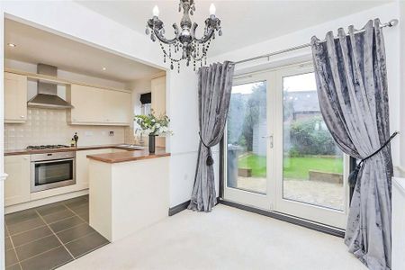 3 bedroom semi-detached house to rent - Photo 4